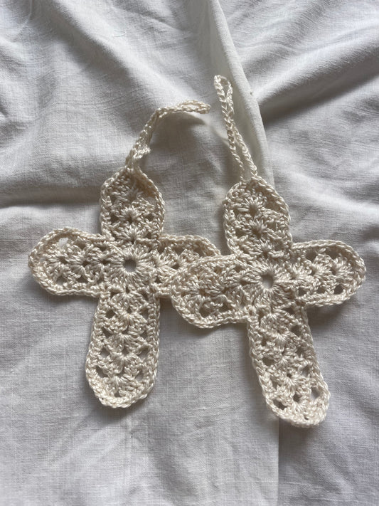 Cruces hechas a mano para bautizos y comuniones